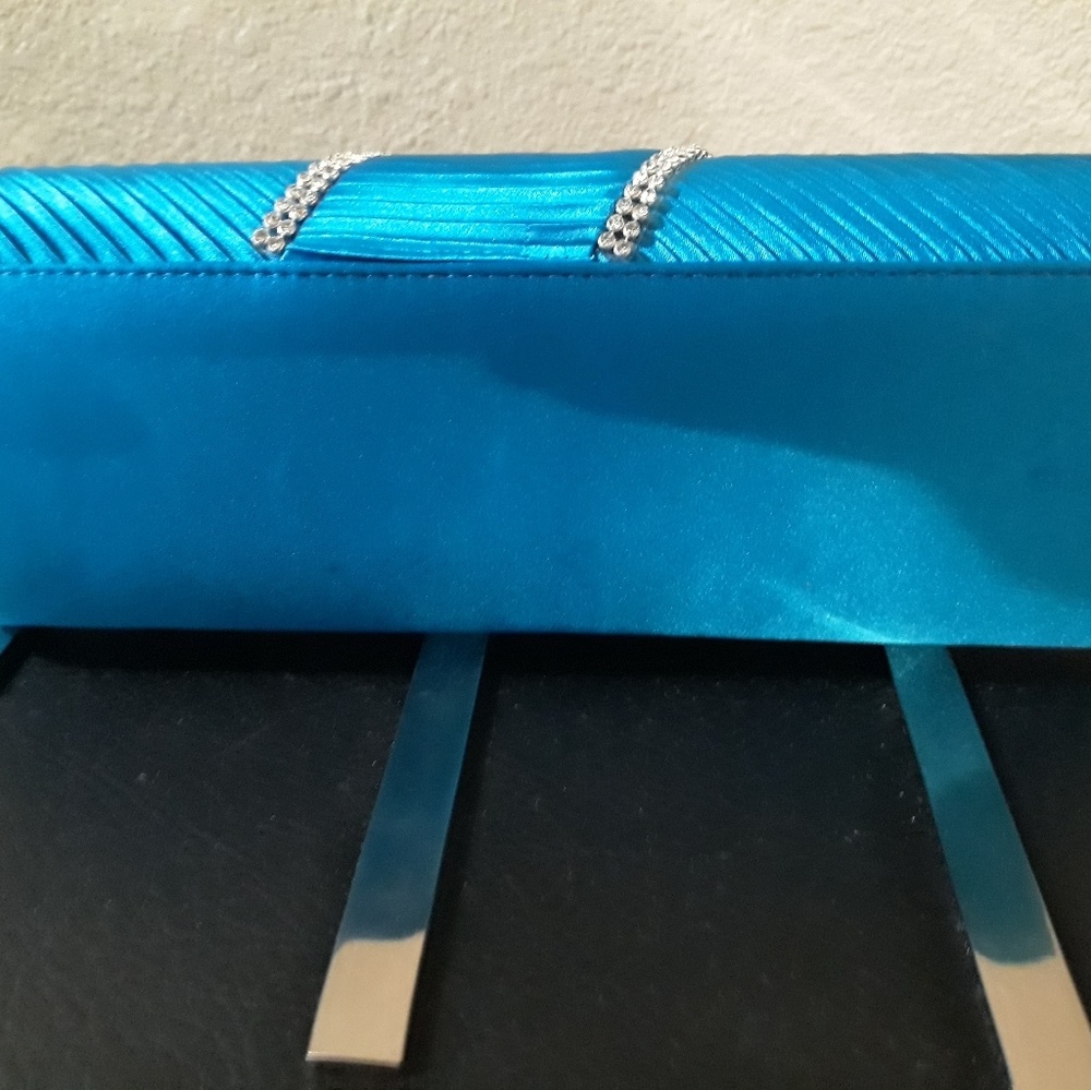 Purse - Picture 2 of 3